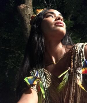 Sulem Calderon Instagram - Here’s a little sneak peak from #bts of @disneysjunglecruise 🚢 I can’t believe it’s finally out for all the family and friends can come together and watch this fun film! Let me know what you guys think about the movie! Hope everyone is having a great day! Much love 🤍🦋