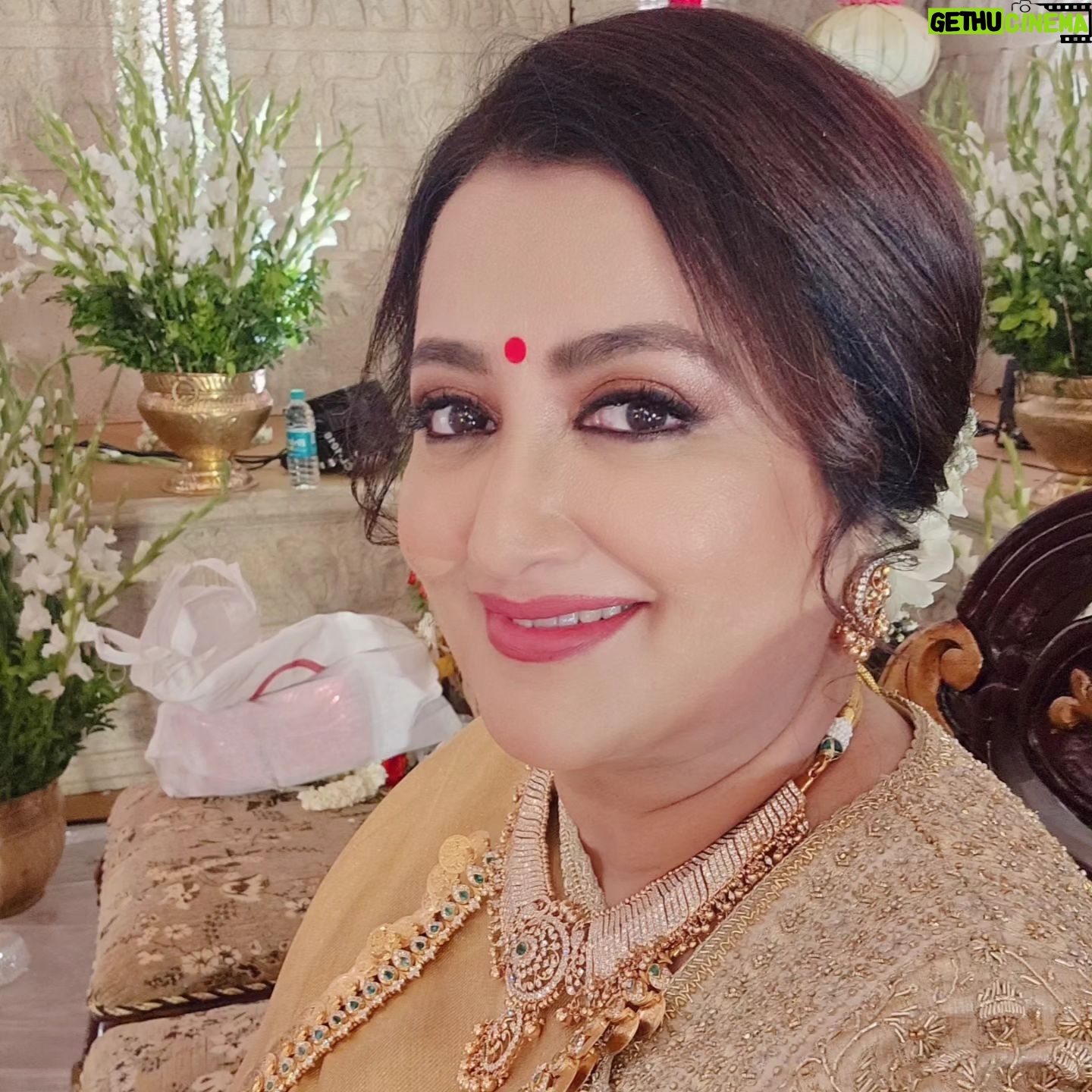 Sumalatha - 27.6K Likes - #abishekambareesh #avivabidapa #abivawedding #happywedding #celebrations #happytimes❤️
#weddingstories
@sithara_kudige @nageshmakeover09 @gajraj_jewellers @navrathan1954