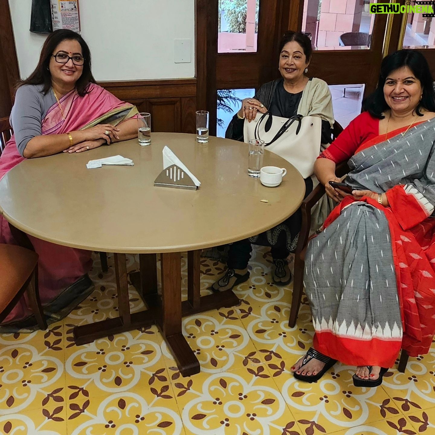Sumalatha Instagram - Coffee break with Lok Sabha colleagues @aparajitasarangi & @kirronkhermp #wintersessions #newdelhi #loksabha