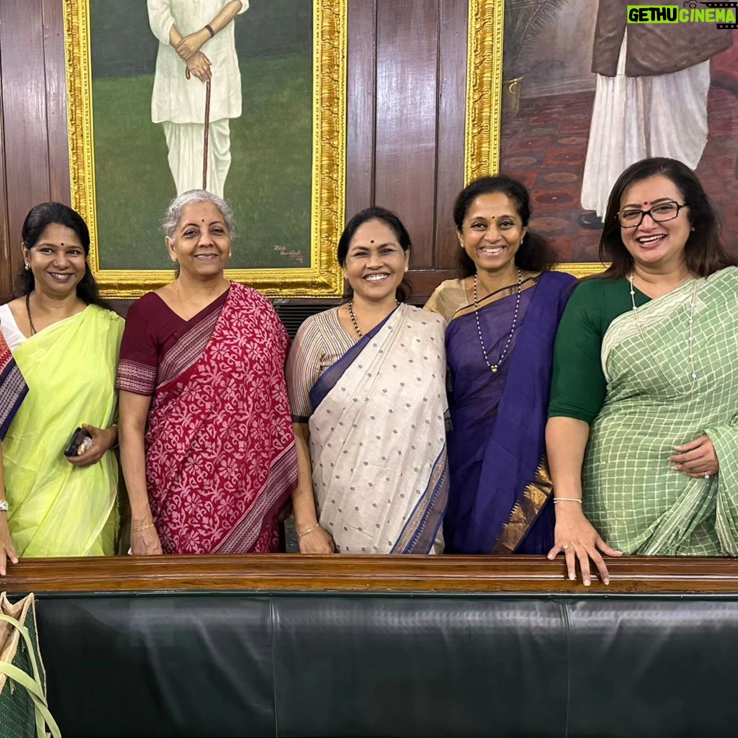 Sumalatha - 15.7K Likes - Lighter moments at Central Hall with colleagues Ministers & Mps
#nirmalasitharaman #supriyasule #kanimozhi #shobhakarandlaje #anupriyapatel
