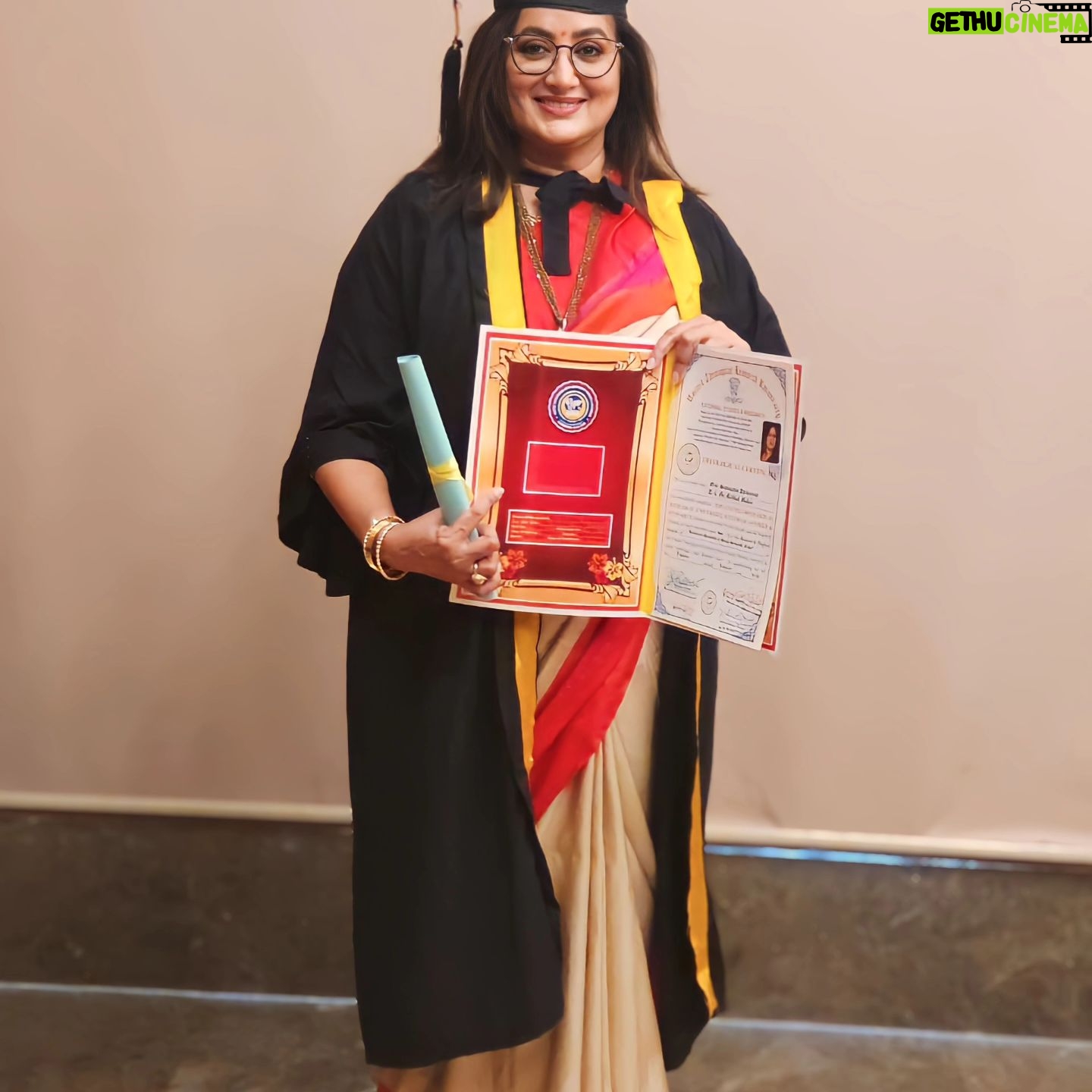 Sumalatha - 15.5K Likes - Extremely humbled & honored to have received an Honorary Doctorate from the United Theological Research Institute, Hyderabad ( accredited by University of Berkeley, California, USA )for Social Service & service in Politics & Films in the presence of His Excellency Consul General,Turkey & my esteemed colleagues & dear friends #Naresh , #Jayasudha & #Muralimohangaru .This will serve as an inspiration to motivate me in my future path . I dedicate this honor to my husband Ambareesh, my parents and my wellwishers and supporters in the film & political industry . And thank all my supporters whose blessings & faith in me has led to this. 🙏
ಸಮಾಜ ಸೇವೆ ಮತ್ತು ರಾಜಕೀಯ ಮತ್ತು ಚಲನಚಿತ್ರಗಳಲ್ಲಿ ಸೇವೆಗಾಗಿ USA, ಕ್ಯಾಲಿಫೋರ್ನಿಯಾದ ಬರ್ಕ್ಲಿ ವಿಶ್ವವಿದ್ಯಾಲಯದಿಂದ ಅನುಮೋದಿಸಲಾದಮತ್ತು ಮಾನ್ಯತೆ ಪಡೆದಿರುವ ಯುನೈಟೆಡ್ ಥಿಯೋಲಾಜಿಕಲ್ ರಿಸರ್ಚ್ ಇನ್ಸ್ಟಿಟ್ಯೂಟ್, ಹೈದರಾಬಾದ್ನಿಂದ ಗೌರವ ಡಾಕ್ಟರೇಟ್ ಪಡೆದಿರುವುದಕ್ಕೆ ಅತ್ಯಂತ ವಿನಮ್ರ ಮತ್ತು ಗೌರವ ಪೂರ್ವಕವಾಗಿ ಧನ್ಯವಾದಗಳನ್ನು ಅರ್ಪಿಸುವೆ.
ಈ ಗೌರವ ನನ್ನ ಮುಂದಿನ ಹಾದಿಯಲ್ಲಿ ನನ್ನನ್ನು ಪ್ರೇರೇಪಿಸಲು ಇದು ಸ್ಫೂರ್ತಿಯಾಗಲಿದೆ. ನಾನು ಈ ಗೌರವವನ್ನು ನನ್ನ ಪತಿ ಅಂಬರೀಶ್, ನನ್ನ ಹೆತ್ತವರು ಮತ್ತು ನನ್ನ ಹಿತೈಷಿಗಳು ಮತ್ತು ಚಲನಚಿತ್ರ ಮತ್ತು ರಾಜಕೀಯ ಉದ್ಯಮದ ಬೆಂಬಲಿಗರಿಗೆ ಅರ್ಪಿಸುತ್ತೇನೆ. ಇಂಥದ್ದೊಂದು ಗೌರವ ಸಿಕ್ಕಿರುವುದು ನನ್ನ ಮೇಲಿನ ನಂಬಿಕೆ ಮತ್ತು ನಿಮ್ಮೆಲ್ಲರ ಆಶೀರ್ವಾದ ಕಾರಣ. ನನ್ನನ್ನು ಬೆಂಬಲಿಸಿದ ಎಲ್ಲರಿಗೂ ಧನ್ಯವಾದಗಳು.