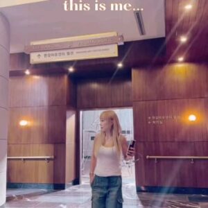 Sumi Jo Instagram - This is me. Let's go! #DreamBig #월요일

Video @suminingx2
#SumiJo #Energy #GoodVibes #Reels #artist #singer #instagood #Explore #Webinsta #조수미 #goodday #인스타 #smile #goodtimes #picoftheday #photography #InstaBeauty #theater
#홧팅 #positivity #positivevibes #오늘도
#top #nevergiveup #힘내요 #LoveYou ♥️