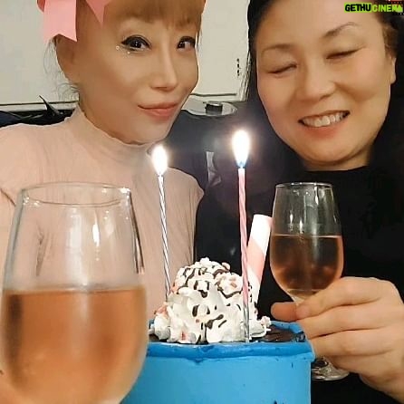 Sumi Jo - 3.9K Likes - #Realtime #ģ¤ģź° š Happy 22nd birthday to Karen! #BFF š ģ ģ 35ė
ė² ķģø Karen ģ 22ė²ģ§ø ģģ¼ģ Los Angeles ģģ ģ¶ķķź³ ģģ“ģ! ć
ć
ā”A true friend is a person you can share laughter and tears with.ā” ķØź» ģģź³¼ ė물ģ ėėģ ģė ģ¬ėģ“ ģ°øė ģ¹źµ¬ģøź² ź°ģģ. ģ¬ė¬ė¶ė ź·øė° ģ¹źµ¬ź° ģėģ?
#SumiJo #BFF #SelfieVideo #LosAngeles #Reels #True #Birthday @jinsooyun #Friendship #InstaGood #selfie #Explore #ģ”°ģ미 #Birthday #bday #cake #birthdaycake #ģģ¼ #ģ°ģ #friendship #forever