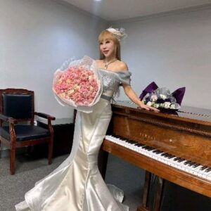Sumi Jo Instagram - Last nite & 2nite #Seoul 
@denicheur.official @bulgari @gon_art_hm @seoul_arts_center

#SumiJo #Reels #Insta #instabeauty #Explore #Instagood #조수미 #fabulous #Operasinger #webstagram #flowers #pose #jewelry #DressingRoom #glam #nofilter #Operasinger #Theater #Artist #Fun #beautiful #Life #Chic #photography #picoftheday #❤️