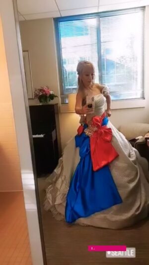 Sumi Jo Instagram - Getting ready to #LosAngeles Concert ♡ 
@waltdisneyconcerthall  @Musiccenterla 

 #SumiJo #Concert #LA #USA #Opera #Operasinger #Reels #Soprano #Stage #picoftheday #Peeformer #Insta #newjeans #Korea #Kpop #KClassic #로스엔젤레스 #미국 #Instagood #webstagram  #조수미 #AmazingSumiJo 👍😘♥️ #최고의공연