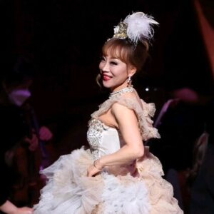 Sumi Jo Instagram - #Onstage #Primadonna #mylife 🌟

#SumiJo #Operasinger #Opera #Soprano #theatre #Music #Reels #insta #Me  #Instagood #Picoftheday #Diva #shine #조수미 #cantante #challenge #Life #instabeauty #neverstop #forever #Competition #concert #Performer #artist 
#무대에서가장빛나는 #나 #노력

@denicheur.official @sumijofanclub @hyejin1112 @sobangyoo