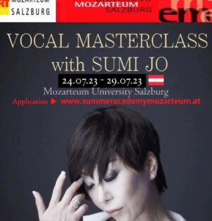 Sumi Jo Instagram - 🎶 Precious moments in #Austria🇦🇹 #매스터클래스 #오스트리아 #SumiJo #Masterclass ( see below) 
지난 일주일동안 잘츠부르그 모짜르테움대학에서 열렸던 매스터클래스, 잘 마쳤습니다. 비가 많이 왔다는... ㅎㅎ ☂️
이번엔 특히 중국 대만 홍콩 일본 한국학생들을 뽑았는데 공부기간 동안 실력도 좋아졌을뿐만  아니라 서로 아끼고 격려하며 친구가 되어가는 모습을 보니 더욱 더 뿌듯함을 느꼈답니다! 
파이널 콘서트에서 학생들이 개인랫슨후 모여 함께 연습한 'Barcarolle' 을 들었을때.. 
나도 모르게 눈물 뚝... 😁❤️😆

Sumi Jo Masterclass  @internationalesommerakademie held for a week at @mozarteumuniversity in #Salzburg Austria. It rained a lot..☂️ but the students enjoyed learning at their own pace and in the end, we had a lovely concert together! ( Especially I loved their 'Barcarolle' a lot!) 
I 'd like to thank @kati.lehismets @internationalesommerakademie and all the students who participated in #SumiJoMasterclass2023 
Much love, 
Sumi  xoxo⚘️

#SumiJo #masterclass #salzburg #Austria #Korea #China #Taiwan #HongKong #Japan #Opera #mozarteum #Operasinger #picoftheday #video #조수미 #perform #매스터클래스 #Performer #Artist #Singer #Peace #평화 🌟음악으로 세계를 하나로🌟