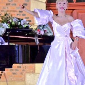 Sumi Jo Instagram - #News 기쁜 소식 함께 합니다!  I 'm so proud to launch ' Sumi Jo International singing competition '  which will be held from 7 to 13 July 2024 at the magnificent @chateaudelaferteimbault in France. 

I always wanted to help young singers to realize their dreams and I 'm very grateful to my wonderful #BFF @geoff23x @oliviero7 to make this happen! 

The winners will receive important prizes and the opportunities for concerts and recording! So Stay tuned for the further information. Merci! 

지난 주말, 저는 프랑스에서 내년에 열릴 조수미 국제콩클 발대식과 발대식 기념 축하 콘서트를 잘 마쳤습니다!  제가 꿈꾸는 성악콩클은 경쟁이 아닌 , 축제의 장 속에서 음악을 통해 평화의 메세지를 전할 스타들을 찾는 것입니다. 음악은 우리가 더 나은 세상을 만드는 최상의 표현 수단이니까요! 
2024년 7월 7일부터 13일까지 프랑스의 @chateaudelaferteimbault 에서 열리는 조수미 국제 성악콩클 많이 응원해주세요!  감사합니다! 🙏

#SumiJo #Competition #Concour #성악콩클 #France #Artists #Peace #Dream #SumiJoInternationalSingingCompetition2024 #Competition #WorldWide #조수미 #Insta #Arts  #Culture #Star #Opera #Operasinger #Soprano #Tenor #Baritone #Bass #조수미국제성악콩클 #Diva #Primadonna #Divo #europe #프랑스 #세계로당당히 

Special Thanks to @c_w_management
 @camilla.wehmeyer @fantoni_laura @warnerclassicskorea @unesco  @unescokor @denicheur.official @radiofrance @pianistobrillante

🐥음악으로 세계를 하나로🌟