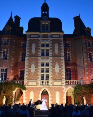 Sumi Jo Instagram - #News 기쁜 소식 함께 합니다!  I 'm so proud to launch ' Sumi Jo International singing competition '  which will be held from 7 to 13 July 2024 at the magnificent @chateaudelaferteimbault in France. 

I always wanted to help young singers to realize their dreams and I 'm very grateful to my wonderful #BFF @geoff23x @oliviero7 to make this happen! 

The winners will receive important prizes and the opportunities for concerts and recording! So Stay tuned for the further information. Merci! 

지난 주말, 저는 프랑스에서 내년에 열릴 조수미 국제콩클 발대식과 발대식 기념 축하 콘서트를 잘 마쳤습니다!  제가 꿈꾸는 성악콩클은 경쟁이 아닌 , 축제의 장 속에서 음악을 통해 평화의 메세지를 전할 스타들을 찾는 것입니다. 음악은 우리가 더 나은 세상을 만드는 최상의 표현 수단이니까요! 
2024년 7월 7일부터 13일까지 프랑스의 @chateaudelaferteimbault 에서 열리는 조수미 국제 성악콩클 많이 응원해주세요!  감사합니다! 🙏

#SumiJo #Competition #Concour #성악콩클 #France #Artists #Peace #Dream #SumiJoInternationalSingingCompetition2024 #Competition #WorldWide #조수미 #Insta #Arts  #Culture #Star #Opera #Operasinger #Soprano #Tenor #Baritone #Bass #조수미국제성악콩클 #Diva #Primadonna #Divo #europe #프랑스 #세계로당당히 

Special Thanks to @c_w_management
 @camilla.wehmeyer @fantoni_laura @warnerclassicskorea @unesco  @unescokor @denicheur.official @radiofrance @pianistobrillante

🐥음악으로 세계를 하나로🌟
