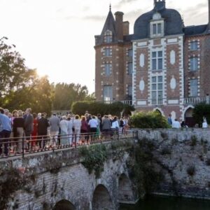 Sumi Jo Instagram - #News 기쁜 소식 함께 합니다!  I 'm so proud to launch ' Sumi Jo International singing competition '  which will be held from 7 to 13 July 2024 at the magnificent @chateaudelaferteimbault in France. 

I always wanted to help young singers to realize their dreams and I 'm very grateful to my wonderful #BFF @geoff23x @oliviero7 to make this happen! 

The winners will receive important prizes and the opportunities for concerts and recording! So Stay tuned for the further information. Merci! 

지난 주말, 저는 프랑스에서 내년에 열릴 조수미 국제콩클 발대식과 발대식 기념 축하 콘서트를 잘 마쳤습니다!  제가 꿈꾸는 성악콩클은 경쟁이 아닌 , 축제의 장 속에서 음악을 통해 평화의 메세지를 전할 스타들을 찾는 것입니다. 음악은 우리가 더 나은 세상을 만드는 최상의 표현 수단이니까요! 
2024년 7월 7일부터 13일까지 프랑스의 @chateaudelaferteimbault 에서 열리는 조수미 국제 성악콩클 많이 응원해주세요!  감사합니다! 🙏

#SumiJo #Competition #Concour #성악콩클 #France #Artists #Peace #Dream #SumiJoInternationalSingingCompetition2024 #Competition #WorldWide #조수미 #Insta #Arts  #Culture #Star #Opera #Operasinger #Soprano #Tenor #Baritone #Bass #조수미국제성악콩클 #Diva #Primadonna #Divo #europe #프랑스 #세계로당당히 

Special Thanks to @c_w_management
 @camilla.wehmeyer @fantoni_laura @warnerclassicskorea @unesco  @unescokor @denicheur.official @radiofrance @pianistobrillante

🐥음악으로 세계를 하나로🌟