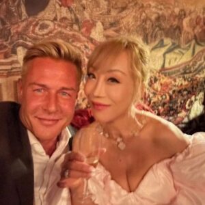 Sumi Jo Instagram - #News 기쁜 소식 함께 합니다!  I 'm so proud to launch ' Sumi Jo International singing competition '  which will be held from 7 to 13 July 2024 at the magnificent @chateaudelaferteimbault in France. 

I always wanted to help young singers to realize their dreams and I 'm very grateful to my wonderful #BFF @geoff23x @oliviero7 to make this happen! 

The winners will receive important prizes and the opportunities for concerts and recording! So Stay tuned for the further information. Merci! 

지난 주말, 저는 프랑스에서 내년에 열릴 조수미 국제콩클 발대식과 발대식 기념 축하 콘서트를 잘 마쳤습니다!  제가 꿈꾸는 성악콩클은 경쟁이 아닌 , 축제의 장 속에서 음악을 통해 평화의 메세지를 전할 스타들을 찾는 것입니다. 음악은 우리가 더 나은 세상을 만드는 최상의 표현 수단이니까요! 
2024년 7월 7일부터 13일까지 프랑스의 @chateaudelaferteimbault 에서 열리는 조수미 국제 성악콩클 많이 응원해주세요!  감사합니다! 🙏

#SumiJo #Competition #Concour #성악콩클 #France #Artists #Peace #Dream #SumiJoInternationalSingingCompetition2024 #Competition #WorldWide #조수미 #Insta #Arts  #Culture #Star #Opera #Operasinger #Soprano #Tenor #Baritone #Bass #조수미국제성악콩클 #Diva #Primadonna #Divo #europe #프랑스 #세계로당당히 

Special Thanks to @c_w_management
 @camilla.wehmeyer @fantoni_laura @warnerclassicskorea @unesco  @unescokor @denicheur.official @radiofrance @pianistobrillante

🐥음악으로 세계를 하나로🌟