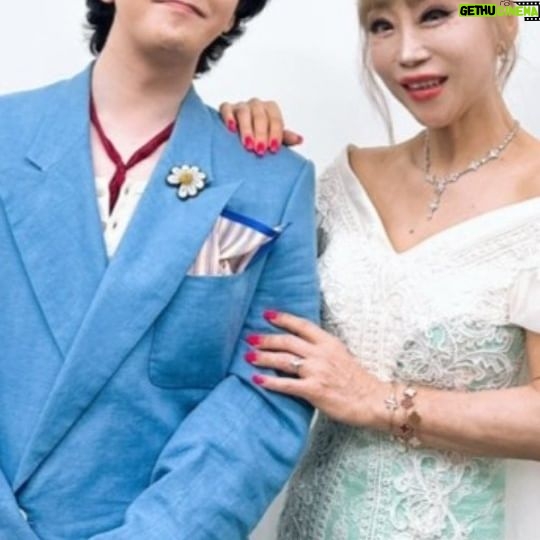 Sumi Jo - 5.4K Likes - Yesterday & today
#BusyLife
@official_kaist @xxxibgdrgn @gdragon_love_u @hyundai_kor @mofa_kr @denicheur.official @mini_love_park @savestar910 @gon_art_hm @gon__0_0
#SumiJo #Energy #GoodVibes #Reels #artist #singer #instagood #Explore #Kaist #gdragon #Webinsta #ģ”°ģ미 #ģ§ėėź³¤ #goodday #ģøģ¤ķ #Korea #Culture #Kpop #Kclassic #goodtimes #picoftheday #photography
#positivity #positivevibes #Busy #Korea #Africa #Together #Top