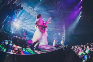 Sumire Yoshida Instagram - 余韻🎀🪄✨

📷 @okkytree 
#サイサイ　#SILENTSIREN #cdj2324