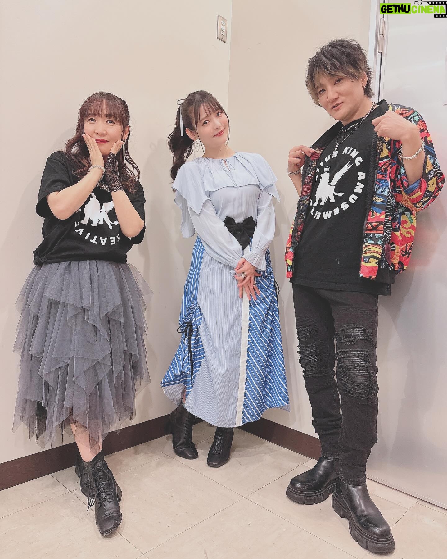 Sumire Uesaka Instagram - げつようび〜! 皆さま、すこやかにお過ごしですか? 昨日の「KING AMUSEMENT CREATIVE Anime Histoleap」 の想い出たちです! アニリープ1周年、おめでとうございます!私の曲もこれからますます増えてくれたらうれしいなぁ…! そして、お越しの皆さまと一緒に「パパのいうことを聞きなさい!」を観ながらコメンタリーをしましたっ! パパ聞きですよっ!わああ!! 初めてのレギュラー、初めての主演、初めてのキャラクターソング…とにかく、すべてがここから始まった、大切な作品です。そしてやっぱり、素敵なストーリー!色々思い出して…うるうるしてしまいました…! また、「パパ聞き」のイベント、やりたいなぁ…!集まって、いろいろなこと、お話したいです…!ねっ! 会場ではangelaのお二人にお会いできました! スターチャイルドの残党は徹底的に戦うぞ〜!みたいなお写真お写真撮っていただきました!いつも素敵な先輩です! それでは皆さま、今週もすこやかにまいりましょうねっ! #上坂すみれ 衣装 @natsu_no_mizu ヘアメイク @maaaaasahi0514