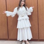Sumire Uesaka Instagram - おはようございます〜！ 5月が本格的に始まった…気がします！こんにちは5月〜！ 先日の劇場版「ウマ娘」完成披露プレミアでの想い出たちです！ 本当に本当にたくさんの方に体感いただきたい作品…！公開が待ち遠しいですっ！ この日はサプライズライブも行われました！実は「うまぴょい伝説」の完全版振り付け、初めてでした(｀°ω°´)ずきゅんどきゅん スクリーンを駆け抜けるウマ娘たちの、心が焼けつくような眩く美しい光景をどうぞお見逃しなく！ そして5月もね！みなさま、すこやかにまいりましょうね〜っ！ #ウマ娘
