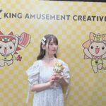 Sumire Uesaka Instagram - にちようび！ 本日はAnimeJapan2024に参加してきました〜っ！ 「君のことが大大大大大好きな100人の彼女」 「時々ボソッとロシア語でデレる隣のアーリャさん」 「甘神さんちの縁結び」 ステージにそれぞれ出演させていただきましたっ！ どのステージも会場、配信にてたくさんの方に楽しんでいただけてとてもうれしいですっ！ 改めまして、皆さまありがとうございました〜っ！ 会場を歩いていたら「機動戦士ガンダムSEED FREEDOM」のパネルに遭遇してお写真を撮れましたよっ！わぁい！！ あとキングレコードの黄色い獣！ AnimeJapanは1日めぐっていたい楽しいイベントです…！ 明日またこのあとのイベントお写真も載せますねっ！ それでは皆さま、すこやかにおやすみなさいませ〜っ！ 衣装　@natsu_no_mizu ヘアメイク　@maaaaasahi0514