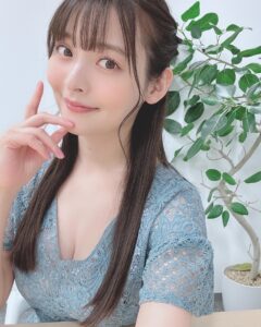Sumire Uesaka Instagram - きんようび〜！！ ゴールデンウィークまっさかりですね〜！ そしてよいお天気！みなさま、すこやかにお過ごしですか？ このあと19時から「吉田豪の新・雑談天国 vol.18」におじゃまします〜！配信と会場で楽しみましょうっ！ 久々のロフトプラスワンです、うれしーい！！ それではみなさま、すこやかな週末をお過ごしくださいねっ！ #上坂すみれ