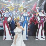 Sumire Uesaka Instagram - にちようび！ 本日はAnimeJapan2024に参加してきました〜っ！ 「君のことが大大大大大好きな100人の彼女」 「時々ボソッとロシア語でデレる隣のアーリャさん」 「甘神さんちの縁結び」 ステージにそれぞれ出演させていただきましたっ！ どのステージも会場、配信にてたくさんの方に楽しんでいただけてとてもうれしいですっ！ 改めまして、皆さまありがとうございました〜っ！ 会場を歩いていたら「機動戦士ガンダムSEED FREEDOM」のパネルに遭遇してお写真を撮れましたよっ！わぁい！！ あとキングレコードの黄色い獣！ AnimeJapanは1日めぐっていたい楽しいイベントです…！ 明日またこのあとのイベントお写真も載せますねっ！ それでは皆さま、すこやかにおやすみなさいませ〜っ！ 衣装　@natsu_no_mizu ヘアメイク　@maaaaasahi0514