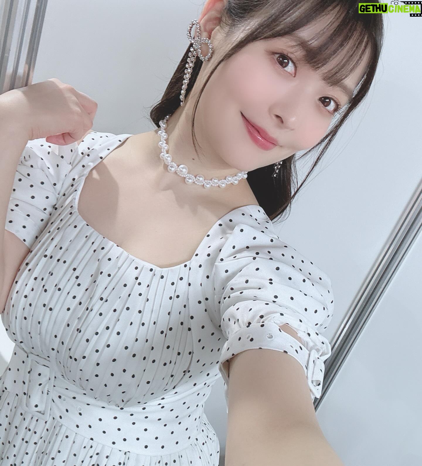 Sumire Uesaka Instagram - にちようび! 本日はAnimeJapan2024に参加してきました〜っ! 「君のことが大大大大大好きな100人の彼女」 「時々ボソッとロシア語でデレる隣のアーリャさん」 「甘神さんちの縁結び」 ステージにそれぞれ出演させていただきましたっ! どのステージも会場、配信にてたくさんの方に楽しんでいただけてとてもうれしいですっ! 改めまして、皆さまありがとうございました〜っ! 会場を歩いていたら「機動戦士ガンダムSEED FREEDOM」のパネルに遭遇してお写真を撮れましたよっ!わぁい!! あとキングレコードの黄色い獣! AnimeJapanは1日めぐっていたい楽しいイベントです…! 明日またこのあとのイベントお写真も載せますねっ! それでは皆さま、すこやかにおやすみなさいませ〜っ! 衣装 @natsu_no_mizu ヘアメイク @maaaaasahi0514