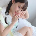 Sumire Uesaka Instagram - もくようび〜！ 皆さま、すこやかにお過ごしですか？ 5月が終わる？！と思ったら、もう1日ありましたね！まだ終わらんよ〜！！ 最近はたくさん収録や撮影やレコーディングなどなどをしておりますよ！ 現場が充実していて上坂さんはうれしい！！ すこやか目指してがんばるぞ〜！！ お写真は5月っぽい？色味のやつです！ そして今日より「うる星やつら」ボーイ ミーツ ガール編がスタートします…！是非最後まで、お見逃しなく！！ みなさま、どうぞすこやかな月末をお過ごしくださいませ〜！ #上坂すみれ