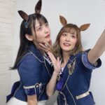 Sumire Uesaka Instagram - にちようび〜！ 皆さま、すこやかにお過ごしですか？ 劇場版「ウマ娘 新時代の扉」いよいよ公開がスタートしました〜っ！ 早速ご覧くださった皆さま、ありがとうございますっ！！ アグネスタキオンというキャラクターに出逢えたこと、そして劇場版という最高の舞台で走る彼女を演じられること、あらためて感謝しております。 ぜひぜひ、映画館のスクリーンを疾り抜ける彼女たちの生き様、叫び、本能の呼び声に…出逢ってください！ 前に足を出すんだ…悩む暇なんてないっ！ 初日舞台挨拶のときのお写真たちっ！ バタバタでしたが撮れてよかった〜っ！ 映画の感想もぜひ聞かせてくださいねっ！ それでは皆さま、すこやかな日曜日をお過ごしくださいませ〜！ #ウマ娘