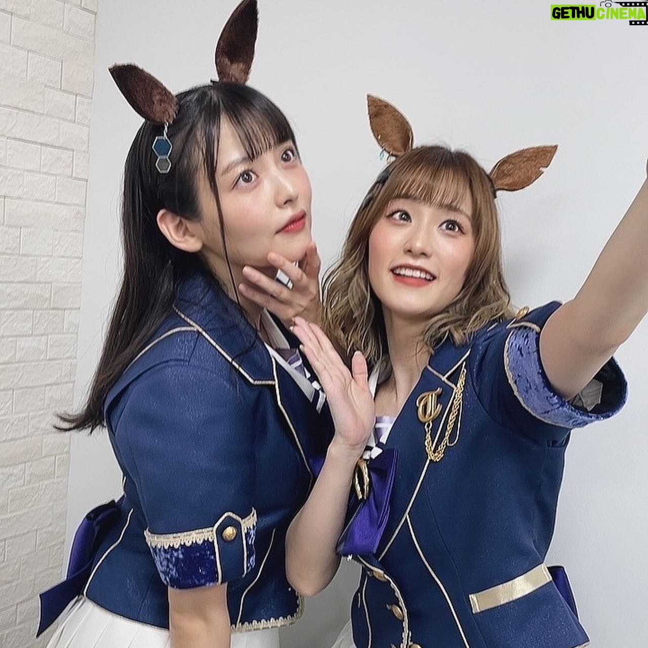 Sumire Uesaka Instagram - にちようび〜! 皆さま、すこやかにお過ごしですか? 劇場版「ウマ娘 新時代の扉」いよいよ公開がスタートしました〜っ! 早速ご覧くださった皆さま、ありがとうございますっ!! アグネスタキオンというキャラクターに出逢えたこと、そして劇場版という最高の舞台で走る彼女を演じられること、あらためて感謝しております。 ぜひぜひ、映画館のスクリーンを疾り抜ける彼女たちの生き様、叫び、本能の呼び声に…出逢ってください! 前に足を出すんだ…悩む暇なんてないっ! 初日舞台挨拶のときのお写真たちっ! バタバタでしたが撮れてよかった〜っ! 映画の感想もぜひ聞かせてくださいねっ! それでは皆さま、すこやかな日曜日をお過ごしくださいませ〜! #ウマ娘
