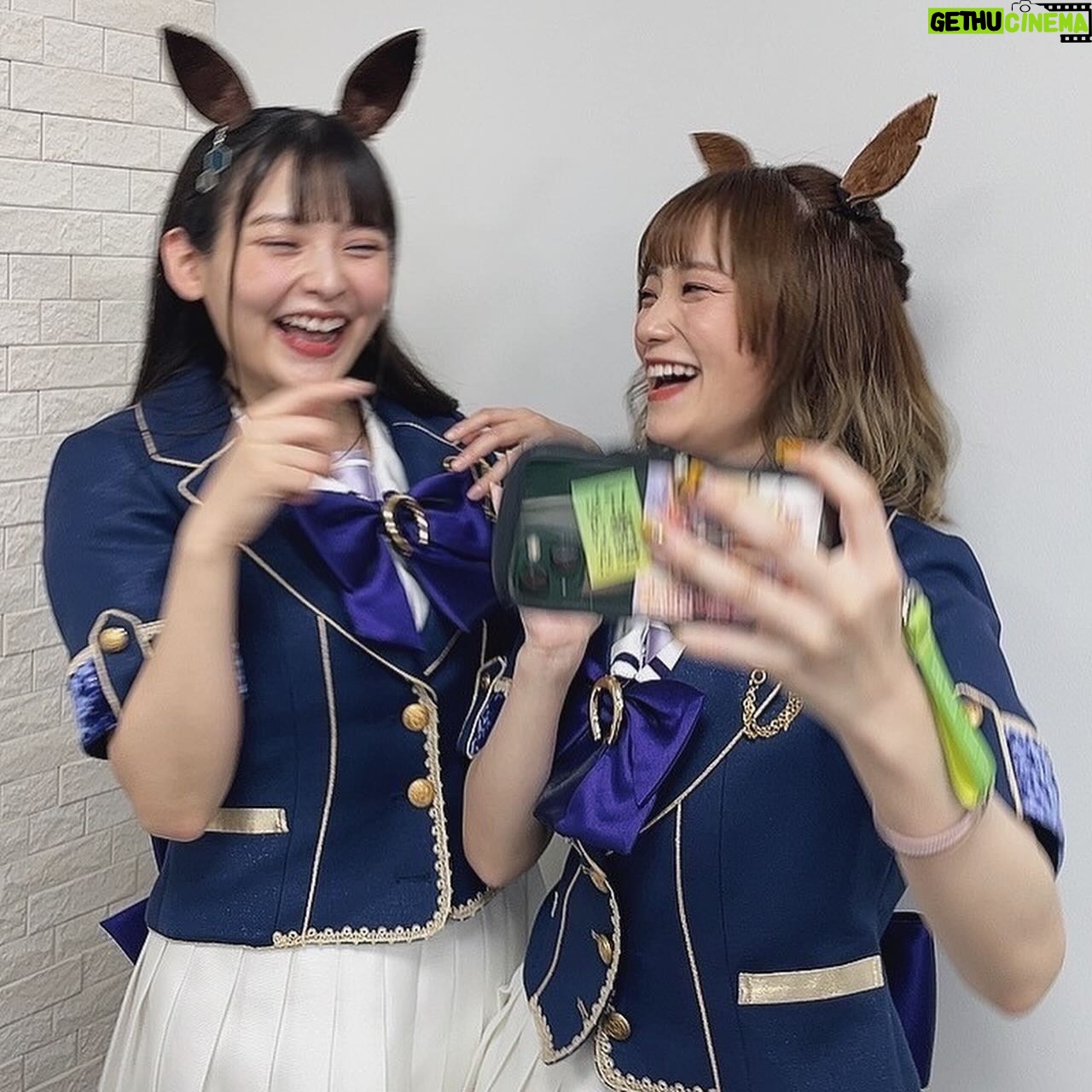 Sumire Uesaka Instagram - にちようび〜! 皆さま、すこやかにお過ごしですか? 劇場版「ウマ娘 新時代の扉」いよいよ公開がスタートしました〜っ! 早速ご覧くださった皆さま、ありがとうございますっ!! アグネスタキオンというキャラクターに出逢えたこと、そして劇場版という最高の舞台で走る彼女を演じられること、あらためて感謝しております。 ぜひぜひ、映画館のスクリーンを疾り抜ける彼女たちの生き様、叫び、本能の呼び声に…出逢ってください! 前に足を出すんだ…悩む暇なんてないっ! 初日舞台挨拶のときのお写真たちっ! バタバタでしたが撮れてよかった〜っ! 映画の感想もぜひ聞かせてくださいねっ! それでは皆さま、すこやかな日曜日をお過ごしくださいませ〜! #ウマ娘