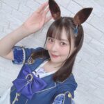 Sumire Uesaka Instagram - にちようび〜！ 皆さま、すこやかにお過ごしですか？ 劇場版「ウマ娘 新時代の扉」いよいよ公開がスタートしました〜っ！ 早速ご覧くださった皆さま、ありがとうございますっ！！ アグネスタキオンというキャラクターに出逢えたこと、そして劇場版という最高の舞台で走る彼女を演じられること、あらためて感謝しております。 ぜひぜひ、映画館のスクリーンを疾り抜ける彼女たちの生き様、叫び、本能の呼び声に…出逢ってください！ 前に足を出すんだ…悩む暇なんてないっ！ 初日舞台挨拶のときのお写真たちっ！ バタバタでしたが撮れてよかった〜っ！ 映画の感想もぜひ聞かせてくださいねっ！ それでは皆さま、すこやかな日曜日をお過ごしくださいませ〜！ #ウマ娘
