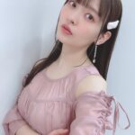 Sumire Uesaka Instagram - きょうから夜あそびです！！！ せりこさーん！！わーい！！ たのもしーい！！ありがとうー！！！！ 衣装　@stylist_tanakaayumi ヘアメイク　@yumikasawanishi