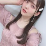 Sumire Uesaka Instagram - きょうから夜あそびです！！！ せりこさーん！！わーい！！ たのもしーい！！ありがとうー！！！！ 衣装　@stylist_tanakaayumi ヘアメイク　@yumikasawanishi