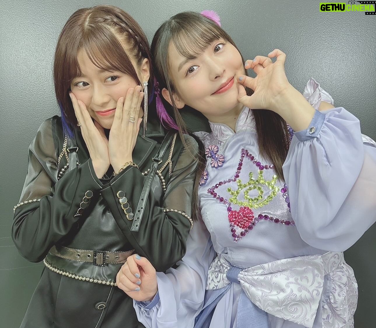Sumire Uesaka Instagram - もくようび〜! 朝〜!おっはようございます! 皆さま、今週もすこやかにお過ごしでしょうか? エックスには投稿していましたが、私は舞台「サイボーグ009」を観劇したり、ポッケのゆりさんと東京競馬場に行ったり、カレー機関で提督とRanger!したりと、お仕事以外もすこやかハッピーな週末を過ごしたりしておりました! 競馬場のごはんがまた、美味しいのですよね…!! そして、まだ載せていなかったキンスパ2日目のお写真たちです〜っ! あらためて…すごい二日間だったなぁ…! 想い出、たくさんできましたっ!またこうして、キンスパメンバーの一員としてステージに立てる日がきますように…! 皆さま、ありがとうございましたっ! それでは本日も、すこやかにまいりましょうねっ! #上坂すみれ