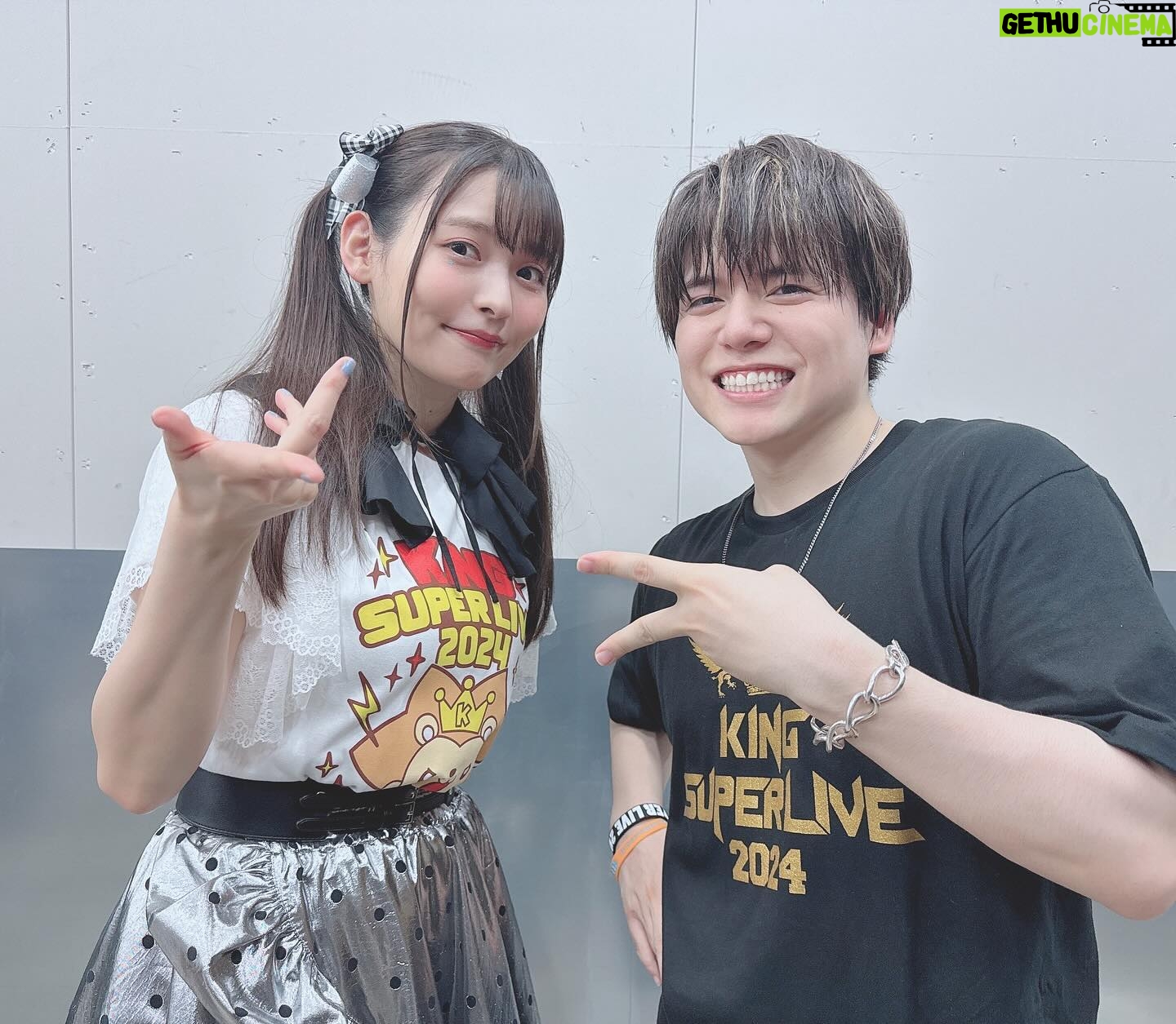 Sumire Uesaka Instagram - もくようび〜! 朝〜!おっはようございます! 皆さま、今週もすこやかにお過ごしでしょうか? エックスには投稿していましたが、私は舞台「サイボーグ009」を観劇したり、ポッケのゆりさんと東京競馬場に行ったり、カレー機関で提督とRanger!したりと、お仕事以外もすこやかハッピーな週末を過ごしたりしておりました! 競馬場のごはんがまた、美味しいのですよね…!! そして、まだ載せていなかったキンスパ2日目のお写真たちです〜っ! あらためて…すごい二日間だったなぁ…! 想い出、たくさんできましたっ!またこうして、キンスパメンバーの一員としてステージに立てる日がきますように…! 皆さま、ありがとうございましたっ! それでは本日も、すこやかにまいりましょうねっ! #上坂すみれ