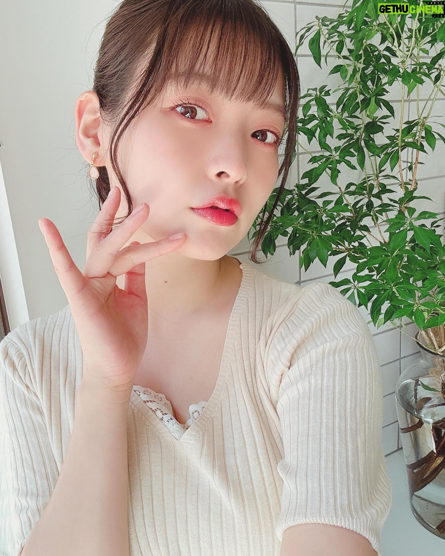 Sumire Uesaka Instagram - きんようび〜! 皆さま、今週も一週間おつかれさまでしたっ! そして5月よさようなら〜!! 五月病にも負けないあなたは超!えらーい!! 負けてもいいんだよ〜!! 載せそびれなお写真がたくさんあることに気づいたので、ぼちぼち載せてゆきますねっ! これは「闇鍋」を作った日のお写真です⌒°( ´∀`)°⌒ 私はきのこ鍋が好きですぞ!菌よ今夜もありがとう〜! それではみなさま、すこやかな金曜日を過ごしましょうねっ! #上坂すみれ