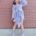 Sumire Uesaka Instagram - かようび〜！ みなさま、すこやかにお過ごしですかっ？ キンスパのお衣装お写真です〜！ 1日目はお団子カバー、2日目はツインテールでしたっ！ キンスパ、あらためて本当に途方もない歴史的なお祭りでした…！！！！ アニソンの歴史、ライブの感動、素敵なものがたくさんつまった、愛しかない空間に、自分もアーティストとして並ばせていただいていることが…夢のような、不思議なような、誇らしいような！本当に、ありがとうございますっ！ またこんな幸福なステージに立てる日まで…ますます、がんばりますねっ！ 9月のベストツアーもぜひぜひよろしくお願いしますっ！ アーティストのみなさまとの想い出お写真もまたのせますね〜っ！ それでは皆さま、今週もすこやかにまいりましょうね〜っ！ #上坂すみれ