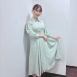 Sumire Uesaka Instagram - かようび〜！ 夜あそびですよ〜！！ せりこさんハウスにこの前遊びにいってきましたよ…！！うふふふふふ…！！！！！ 皆さま、今週もすこやかにまいりましょう〜！！ #声優と夜あそび 衣装　@stylist_tanakaayumi ヘアメイク　@ri_sa_ku_ra_