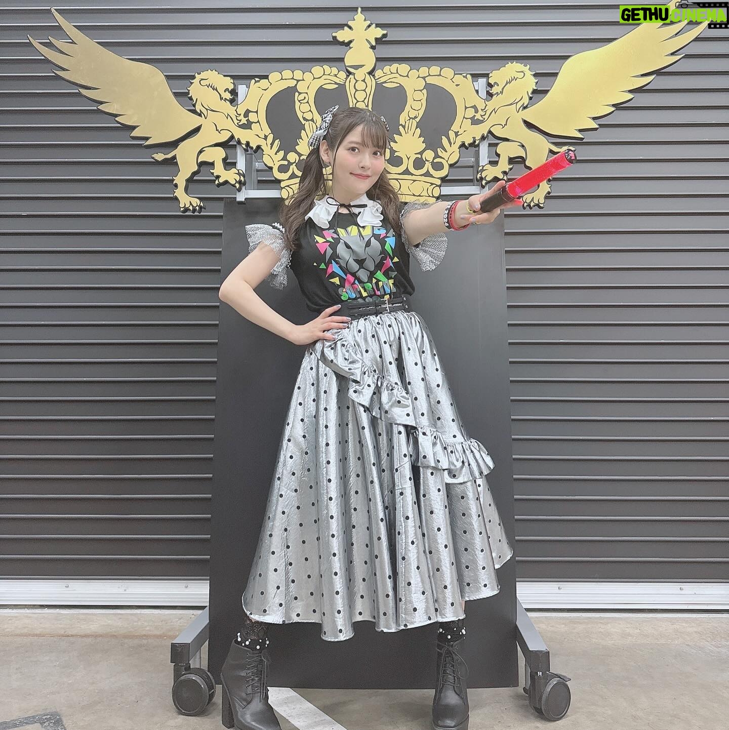 Sumire Uesaka Instagram - にちようび〜! まもなく!キンスパ2日目がスタートしますっ!! 1日目に撮った想い出お写真たちっ! 本当にキンスパはすごい…すごい空間です!! 歴史的で空前絶後すぎる空間を皆さまと共有できること、あらためて嬉しく思いますっ! そして本日来られる皆さま、何卒よろしくお願いいたします!楽しい時間を過ごしましょう〜っ!! それではみなさま、すこやかで楽しい日曜日をお過ごしくださいねっ! #キンスパ