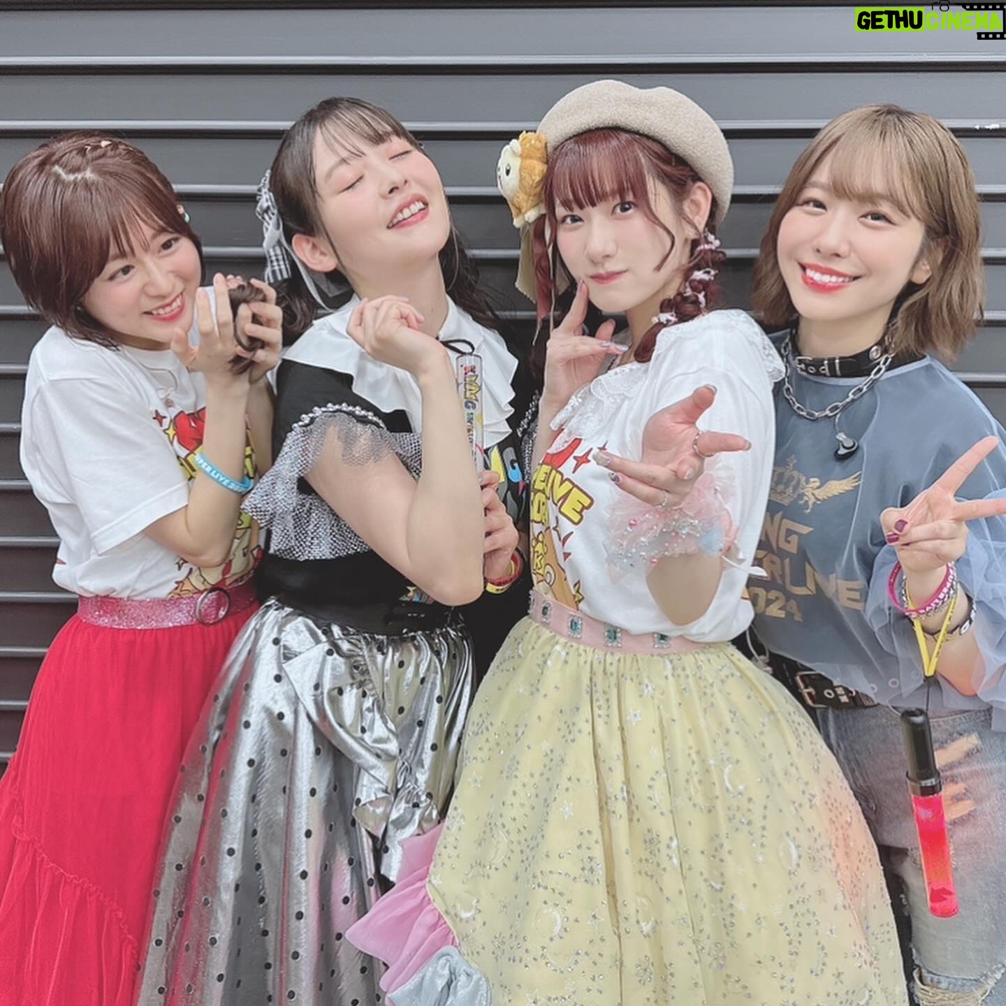 Sumire Uesaka Instagram - にちようび〜! まもなく!キンスパ2日目がスタートしますっ!! 1日目に撮った想い出お写真たちっ! 本当にキンスパはすごい…すごい空間です!! 歴史的で空前絶後すぎる空間を皆さまと共有できること、あらためて嬉しく思いますっ! そして本日来られる皆さま、何卒よろしくお願いいたします!楽しい時間を過ごしましょう〜っ!! それではみなさま、すこやかで楽しい日曜日をお過ごしくださいねっ! #キンスパ