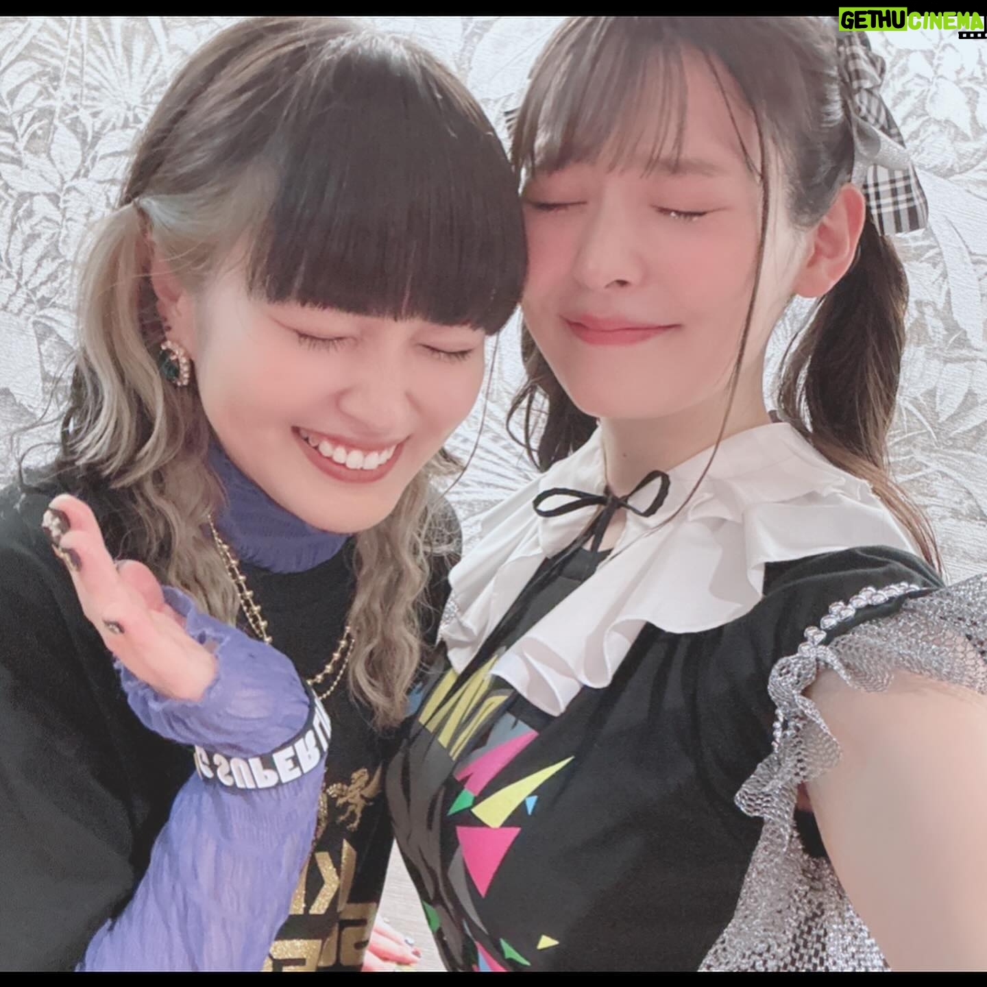 Sumire Uesaka Instagram - にちようび〜! まもなく!キンスパ2日目がスタートしますっ!! 1日目に撮った想い出お写真たちっ! 本当にキンスパはすごい…すごい空間です!! 歴史的で空前絶後すぎる空間を皆さまと共有できること、あらためて嬉しく思いますっ! そして本日来られる皆さま、何卒よろしくお願いいたします!楽しい時間を過ごしましょう〜っ!! それではみなさま、すこやかで楽しい日曜日をお過ごしくださいねっ! #キンスパ