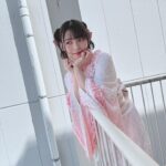 Sumire Uesaka Instagram - 「ディア・パンタレイ」リリースイベント、東京も無事終了いたしました〜！ あらためて、お越しくださった皆さま、行きたかった…！と念を送ってくれていた皆さま、ありがとうございますっ！ お箸をお渡しするのって縁起がいいんですね〜！新年度のみんなもすこやかになれますように！！念っ！！ 今回のリリースイベントは和風シリーズなお衣装でお届けしました！春らしいピンクのお衣装、あったかい今日にぴったりですな！ 大阪でたこ焼き食べそこねたのを思い出したので、たこ焼き、食べます！！ぜったい！！ それでは皆さま、すこやかな日曜日をお過ごしくださいませ〜っ！！ #上坂すみれ 衣装　@natsu_no_mizu ヘアメイク　@yumikasawanishi