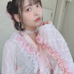 Sumire Uesaka Instagram - 「ディア・パンタレイ」リリースイベント、東京も無事終了いたしました〜！ あらためて、お越しくださった皆さま、行きたかった…！と念を送ってくれていた皆さま、ありがとうございますっ！ お箸をお渡しするのって縁起がいいんですね〜！新年度のみんなもすこやかになれますように！！念っ！！ 今回のリリースイベントは和風シリーズなお衣装でお届けしました！春らしいピンクのお衣装、あったかい今日にぴったりですな！ 大阪でたこ焼き食べそこねたのを思い出したので、たこ焼き、食べます！！ぜったい！！ それでは皆さま、すこやかな日曜日をお過ごしくださいませ〜っ！！ #上坂すみれ 衣装　@natsu_no_mizu ヘアメイク　@yumikasawanishi