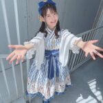 Sumire Uesaka Instagram - どようび〜！ 皆さま、すこやかにお過ごしでしょうか？ きょうは「ディア・パンタレイ」のリリースイベントで名古屋、大阪におりましたっ！！ 「ディア・パンタレイ」たくさん聴いてもらえてうれしいですっ！ 皆さまと近くでお話できて、あっという間のお時間でしたがとっても楽しかったーっ！！ありがとうございましたヾ(*´∀｀*)ﾉ 名古屋バージョンのお衣装！ 和風ブルーでかわいいですな〜！！ お天気も最高です！はるですよ〜！ 大阪のお衣装もまた載せますねっ！ ではでは皆さま、すこやかで楽しい週末をお過ごしくださいませっ！ #上坂すみれ　 衣装　@natsu_no_mizu ヘアメイク　@hana.freelancehm