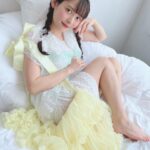 Sumire Uesaka Instagram - もくようび〜！ 皆さま、すこやかにお過ごしですか？ 5月が終わる？！と思ったら、もう1日ありましたね！まだ終わらんよ〜！！ 最近はたくさん収録や撮影やレコーディングなどなどをしておりますよ！ 現場が充実していて上坂さんはうれしい！！ すこやか目指してがんばるぞ〜！！ お写真は5月っぽい？色味のやつです！ そして今日より「うる星やつら」ボーイ ミーツ ガール編がスタートします…！是非最後まで、お見逃しなく！！ みなさま、どうぞすこやかな月末をお過ごしくださいませ〜！ #上坂すみれ