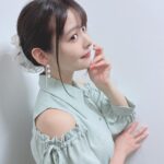 Sumire Uesaka Instagram - かようび〜！ 夜あそびですよ〜！！ せりこさんハウスにこの前遊びにいってきましたよ…！！うふふふふふ…！！！！！ 皆さま、今週もすこやかにまいりましょう〜！！ #声優と夜あそび 衣装　@stylist_tanakaayumi ヘアメイク　@ri_sa_ku_ra_