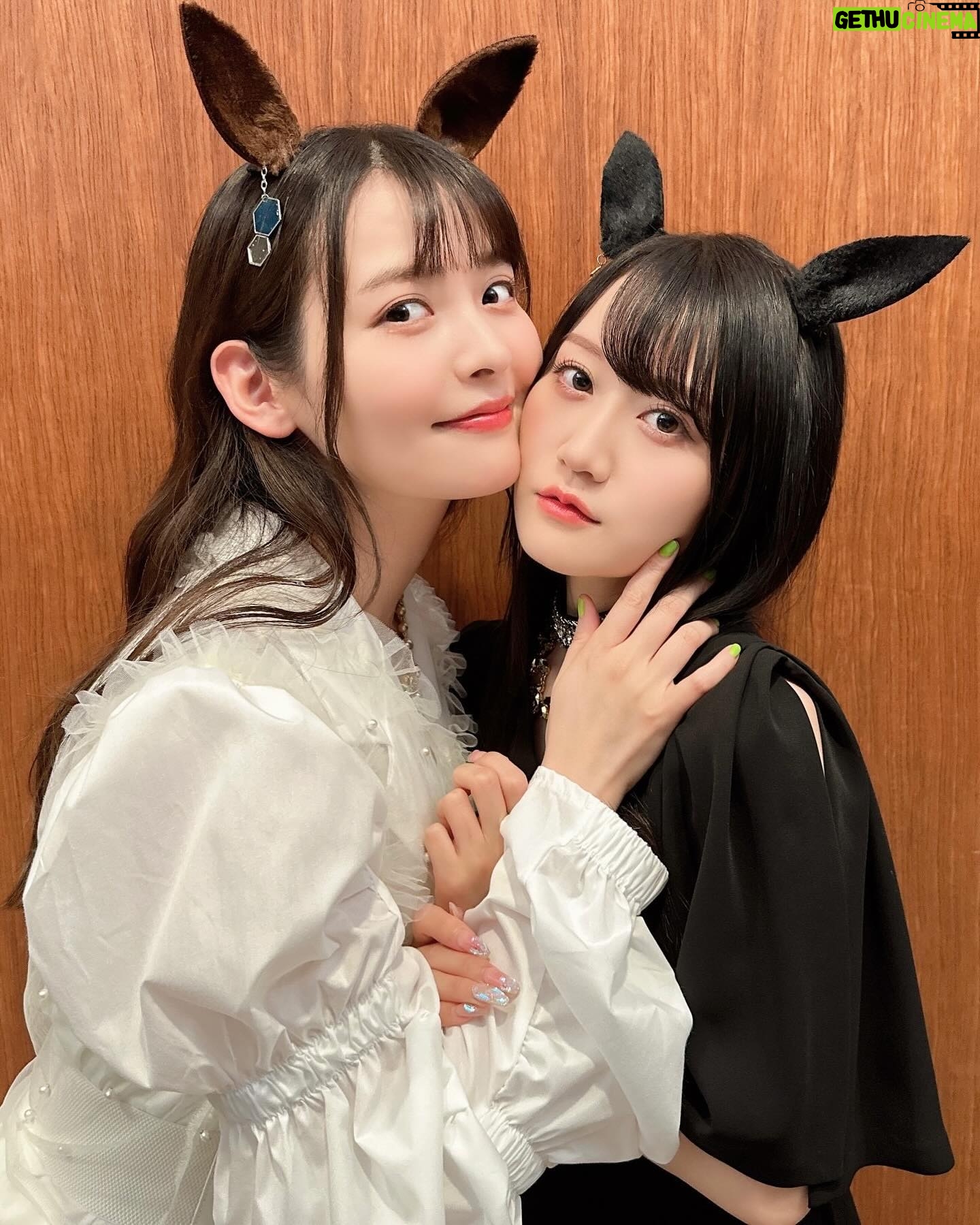 Sumire Uesaka Instagram - おはようございます〜! 5月が本格的に始まった…気がします!こんにちは5月〜! 先日の劇場版「ウマ娘」完成披露プレミアでの想い出たちです! 本当に本当にたくさんの方に体感いただきたい作品…!公開が待ち遠しいですっ! この日はサプライズライブも行われました!実は「うまぴょい伝説」の完全版振り付け、初めてでした(`°ω°´)ずきゅんどきゅん スクリーンを駆け抜けるウマ娘たちの、心が焼けつくような眩く美しい光景をどうぞお見逃しなく! そして5月もね!みなさま、すこやかにまいりましょうね〜っ! #ウマ娘
