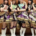 Sumire Uesaka Instagram - おはようございます〜！ 5月が本格的に始まった…気がします！こんにちは5月〜！ 先日の劇場版「ウマ娘」完成披露プレミアでの想い出たちです！ 本当に本当にたくさんの方に体感いただきたい作品…！公開が待ち遠しいですっ！ この日はサプライズライブも行われました！実は「うまぴょい伝説」の完全版振り付け、初めてでした(｀°ω°´)ずきゅんどきゅん スクリーンを駆け抜けるウマ娘たちの、心が焼けつくような眩く美しい光景をどうぞお見逃しなく！ そして5月もね！みなさま、すこやかにまいりましょうね〜っ！ #ウマ娘
