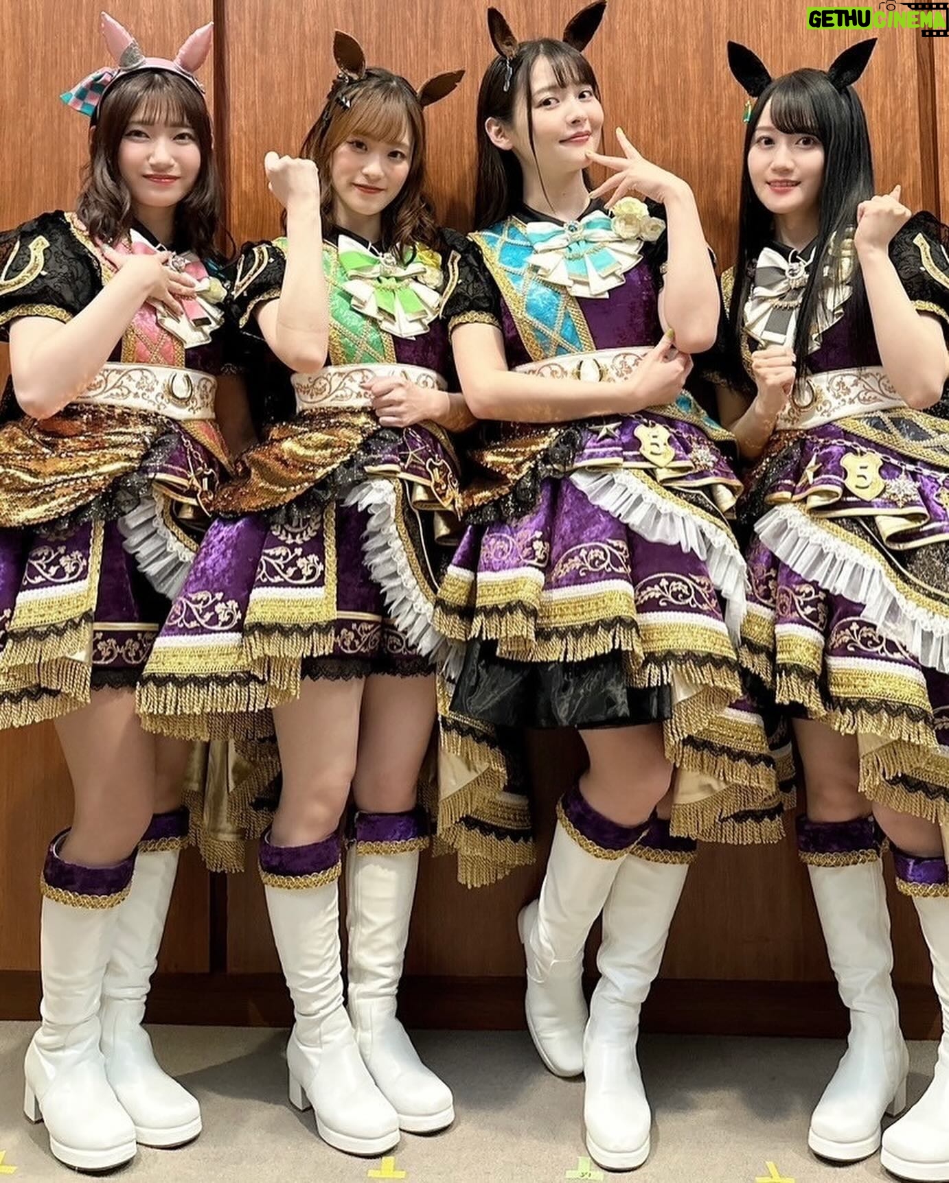 Sumire Uesaka Instagram - おはようございます〜! 5月が本格的に始まった…気がします!こんにちは5月〜! 先日の劇場版「ウマ娘」完成披露プレミアでの想い出たちです! 本当に本当にたくさんの方に体感いただきたい作品…!公開が待ち遠しいですっ! この日はサプライズライブも行われました!実は「うまぴょい伝説」の完全版振り付け、初めてでした(`°ω°´)ずきゅんどきゅん スクリーンを駆け抜けるウマ娘たちの、心が焼けつくような眩く美しい光景をどうぞお見逃しなく! そして5月もね!みなさま、すこやかにまいりましょうね〜っ! #ウマ娘
