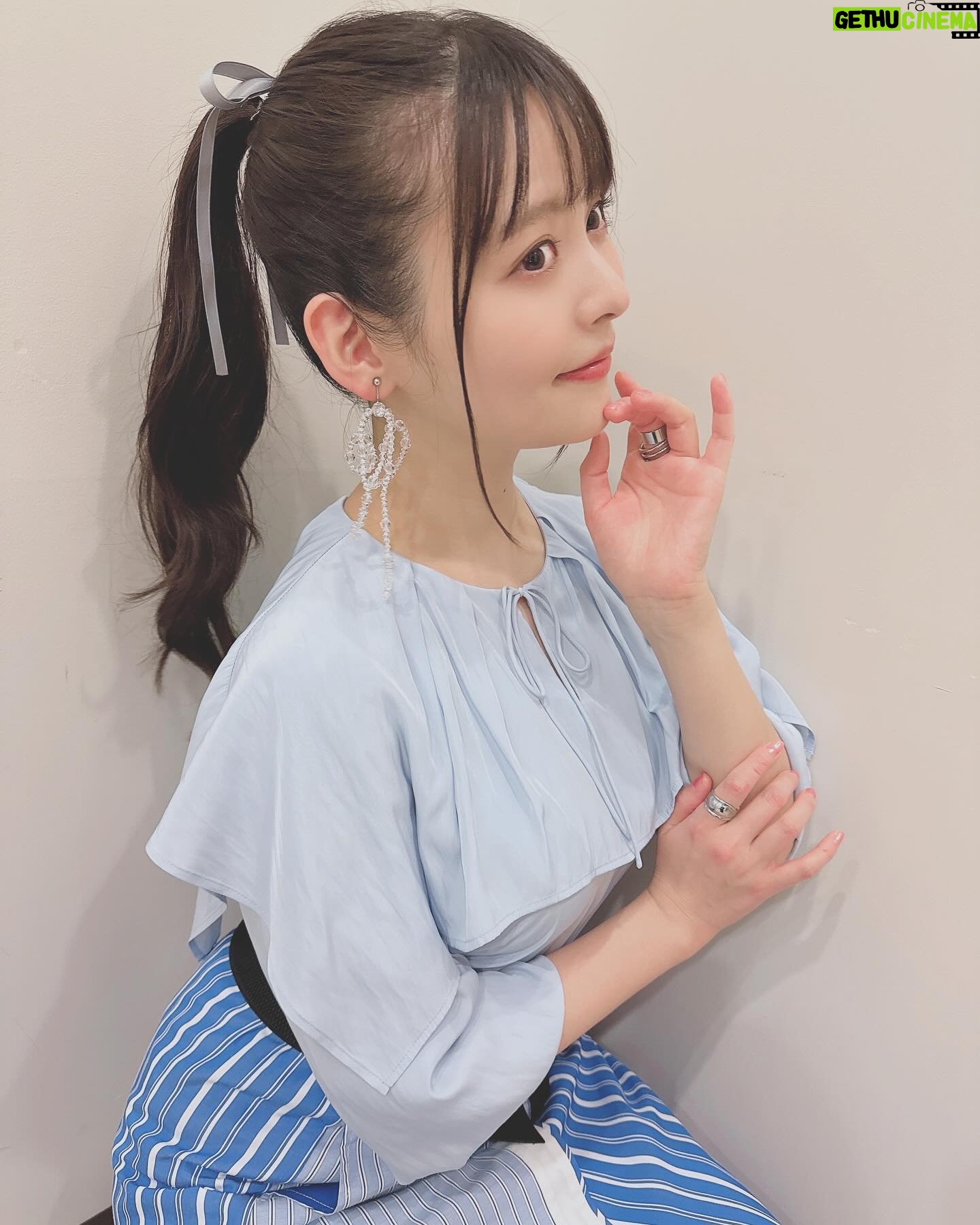 Sumire Uesaka Instagram - げつようび〜! 皆さま、すこやかにお過ごしですか? 昨日の「KING AMUSEMENT CREATIVE Anime Histoleap」 の想い出たちです! アニリープ1周年、おめでとうございます!私の曲もこれからますます増えてくれたらうれしいなぁ…! そして、お越しの皆さまと一緒に「パパのいうことを聞きなさい!」を観ながらコメンタリーをしましたっ! パパ聞きですよっ!わああ!! 初めてのレギュラー、初めての主演、初めてのキャラクターソング…とにかく、すべてがここから始まった、大切な作品です。そしてやっぱり、素敵なストーリー!色々思い出して…うるうるしてしまいました…! また、「パパ聞き」のイベント、やりたいなぁ…!集まって、いろいろなこと、お話したいです…!ねっ! 会場ではangelaのお二人にお会いできました! スターチャイルドの残党は徹底的に戦うぞ〜!みたいなお写真お写真撮っていただきました!いつも素敵な先輩です! それでは皆さま、今週もすこやかにまいりましょうねっ! #上坂すみれ 衣装 @natsu_no_mizu ヘアメイク @maaaaasahi0514