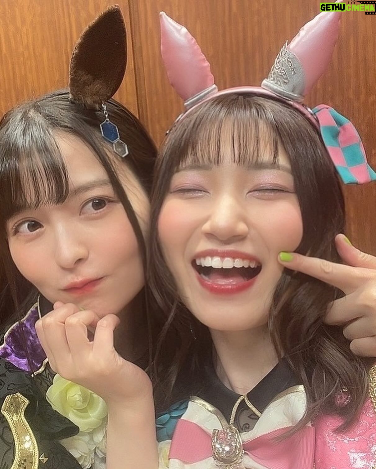 Sumire Uesaka Instagram - おはようございます〜! 5月が本格的に始まった…気がします!こんにちは5月〜! 先日の劇場版「ウマ娘」完成披露プレミアでの想い出たちです! 本当に本当にたくさんの方に体感いただきたい作品…!公開が待ち遠しいですっ! この日はサプライズライブも行われました!実は「うまぴょい伝説」の完全版振り付け、初めてでした(`°ω°´)ずきゅんどきゅん スクリーンを駆け抜けるウマ娘たちの、心が焼けつくような眩く美しい光景をどうぞお見逃しなく! そして5月もね!みなさま、すこやかにまいりましょうね〜っ! #ウマ娘