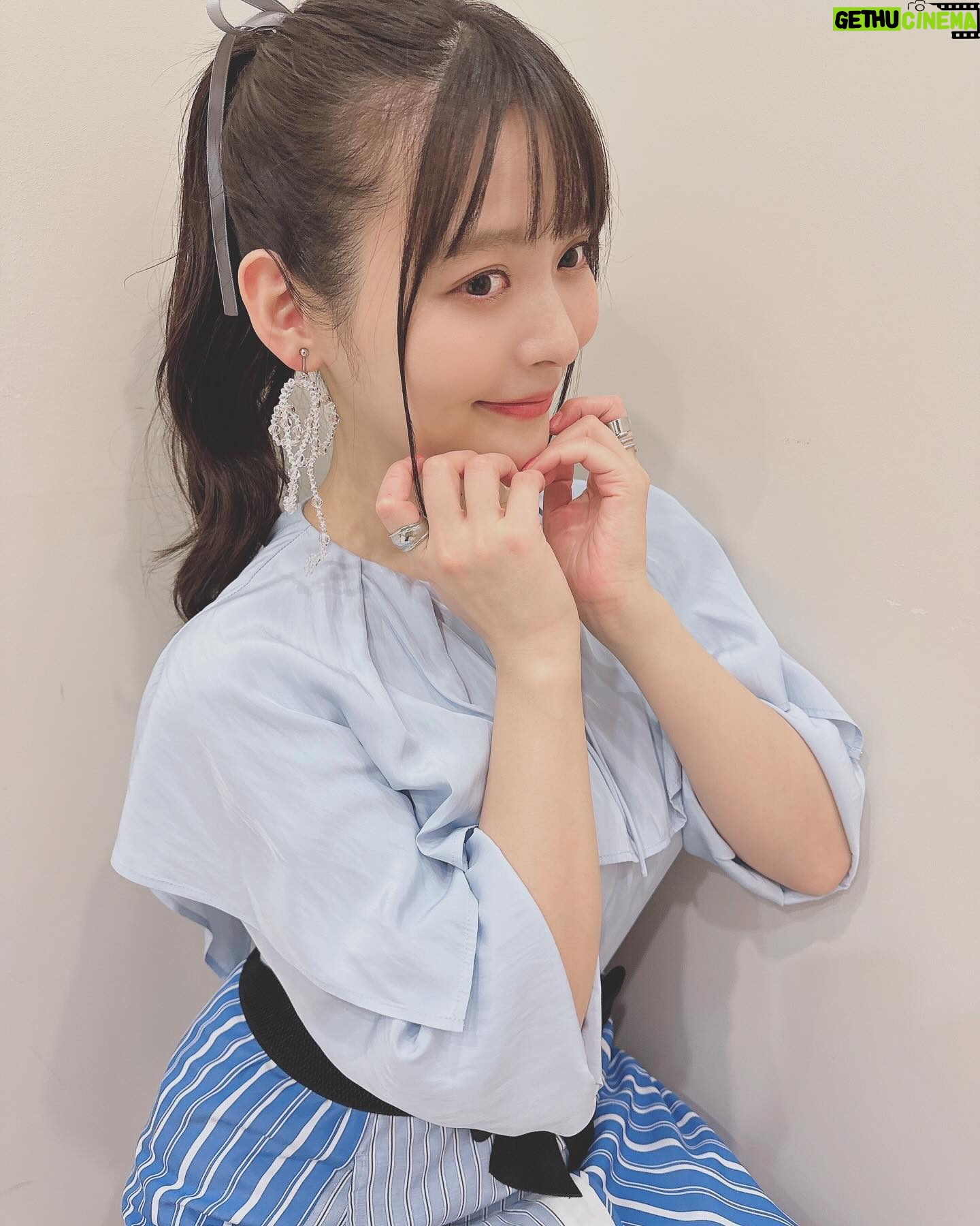 Sumire Uesaka Instagram - げつようび〜! 皆さま、すこやかにお過ごしですか? 昨日の「KING AMUSEMENT CREATIVE Anime Histoleap」 の想い出たちです! アニリープ1周年、おめでとうございます!私の曲もこれからますます増えてくれたらうれしいなぁ…! そして、お越しの皆さまと一緒に「パパのいうことを聞きなさい!」を観ながらコメンタリーをしましたっ! パパ聞きですよっ!わああ!! 初めてのレギュラー、初めての主演、初めてのキャラクターソング…とにかく、すべてがここから始まった、大切な作品です。そしてやっぱり、素敵なストーリー!色々思い出して…うるうるしてしまいました…! また、「パパ聞き」のイベント、やりたいなぁ…!集まって、いろいろなこと、お話したいです…!ねっ! 会場ではangelaのお二人にお会いできました! スターチャイルドの残党は徹底的に戦うぞ〜!みたいなお写真お写真撮っていただきました!いつも素敵な先輩です! それでは皆さま、今週もすこやかにまいりましょうねっ! #上坂すみれ 衣装 @natsu_no_mizu ヘアメイク @maaaaasahi0514