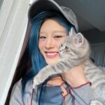Sumitra Duangkaew Instagram – Mama love u 💙🤏🏻🐈🐈‍⬛ @lukshin.moodengg